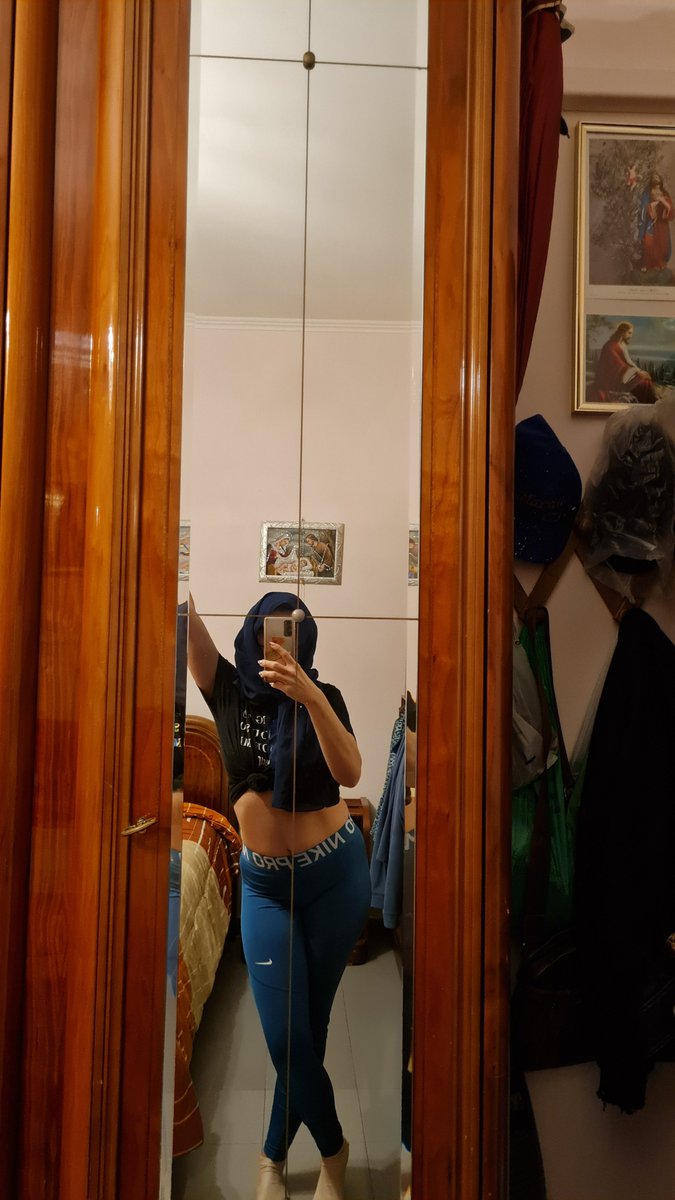 celesteblu944's tweet photo. #RomaSampdoria #18dicembre #onlyfanschicas #contentcreator https://t.co/Op0zSFSvvh https://t.co/xuB3GSz4TN