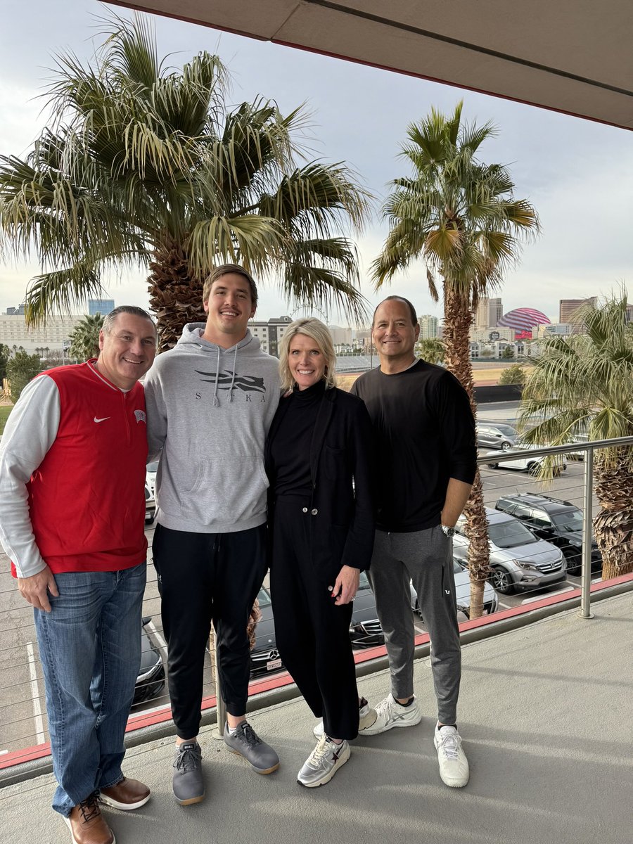 Nick Elksnis (@nickelksnis) on Twitter photo Committed to the Rebels🎰 Excited to finish what I started with coach Mullen at UNLV. #allin <a href="/CoachDanMullen/">Dan Mullen</a> <a href="/unlvfootball/">UNLV Football</a> Committed to the Rebels🎰 Excited to finish what I started with coach Mullen at UNLV. #allin <a href="/CoachDanMullen/">Dan Mullen</a> <a href="/unlvfootball/">UNLV Football</a>