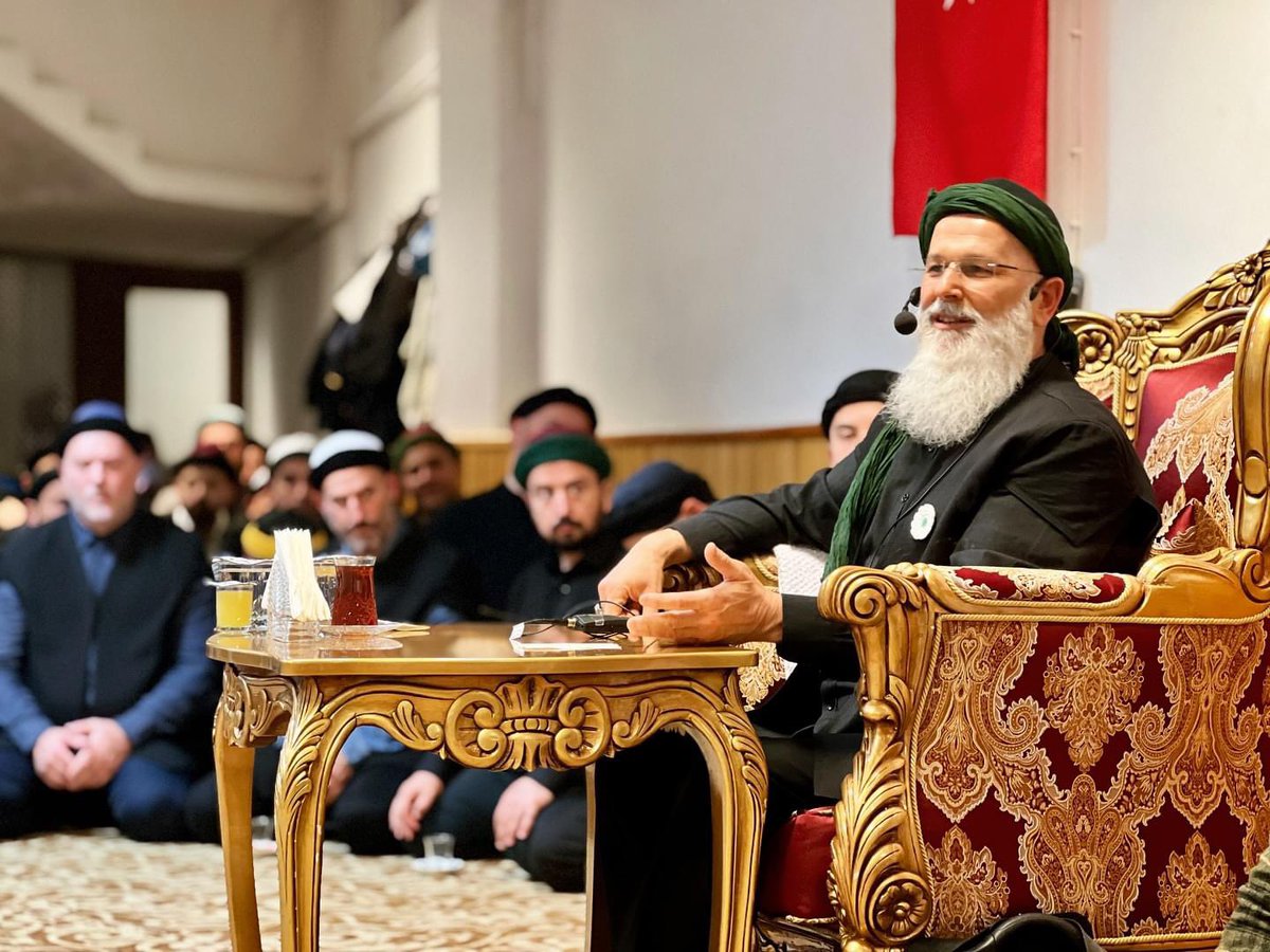 Mevlânâ Abdülhâlik-i Gücdüvânî (k.s.) dedi ki:
 
“Seni Allah’ın evliyâsına ve meşâyihine tân etmekten (kötülemekten) sakındırırım. Sakın ha bunu yapma! Çünkü onlara tân eden kimse ebediyyen iflâh olmaz.”
 
| el-Berîkatü'l-Mahmûdiyye, fî Şerhi't-Tarîkati'l-Muhammediyye, 1/431.