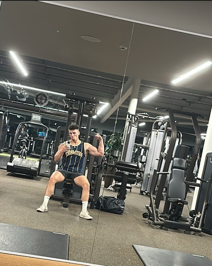 Asher4ester's tweet image. 