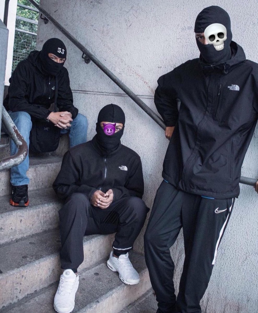 Rt si t’es capable d’assumer 3 bites de mecs de cités !! 🍆