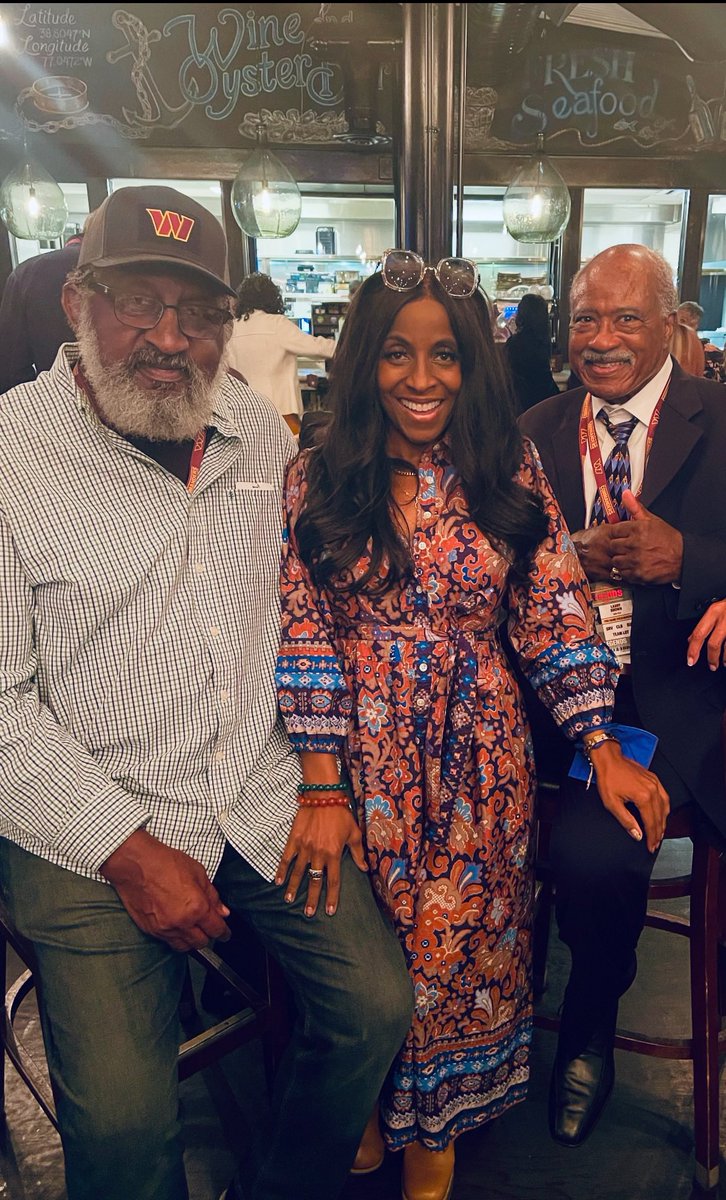 LarryBrown43's tweet image. Congrats to Larry Brown’s former roommate with the Redskins, Henry Dyer, being named to the @BCFHOF Class of 2025!
Salute to friend of the family, @JayWalkerSky, as well!