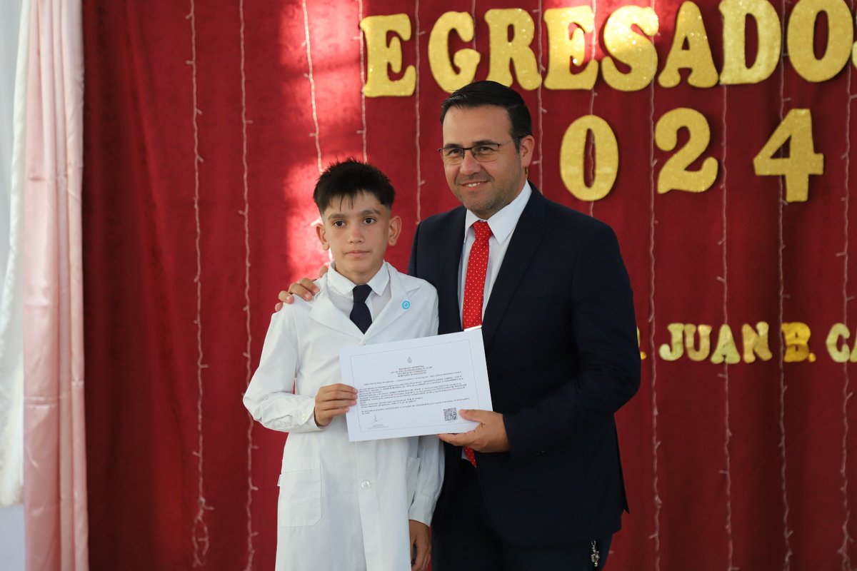 noelgomezok's tweet photo. Gracias a la comunidad de la Escuela 617 Sgto. Juan Bautista Cabral por la invitación🤝
Celebro el logro de los alumnos, el gran trabajo del equipo docente y la infraestructura con la que cuentan para el desarrollo educativo de un sector de la ciudad que sigue creciendo👏 https://t.co/lb5uplIrdv