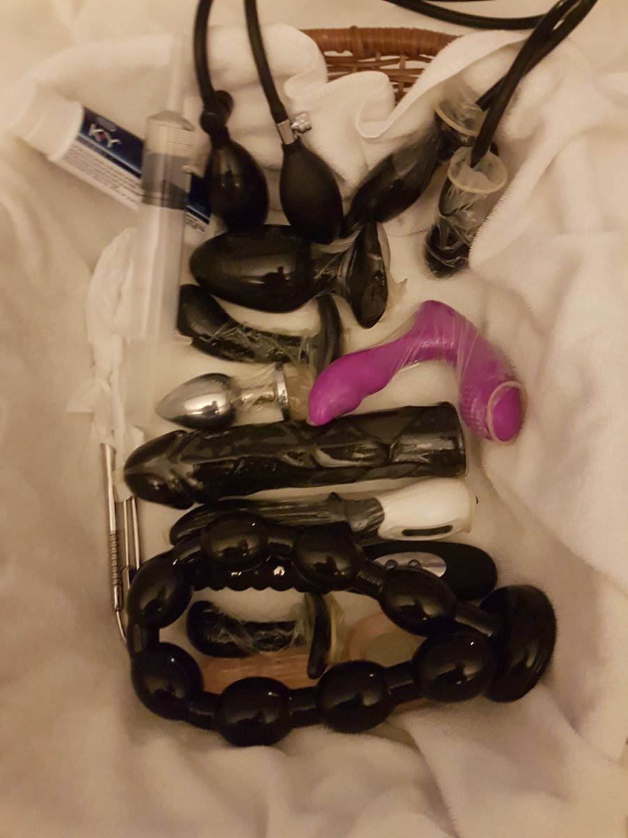 尋一位m或sw或三性TS交流固定配合，不干涉彼此私生活，妳我偶爾需要發洩與玩樂另外一面的內心世界，
調教過程一切都走衛生安全，不玩髒不見血不受傷。
互動交流內容都可溝通。
傾向找能願意嘗試體驗新鮮各種事物:各類大小型道具操控玩弄，捆綁，特別喜愛肛調，強制調教，羞恥言語，母犬，開發.