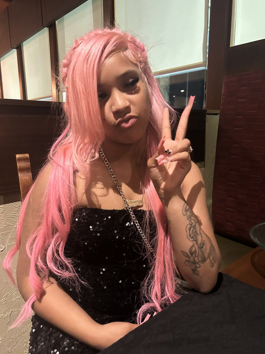 pressuratrap's tweet photo. baddest of them all 🌸 https://t.co/ol390mCApu
