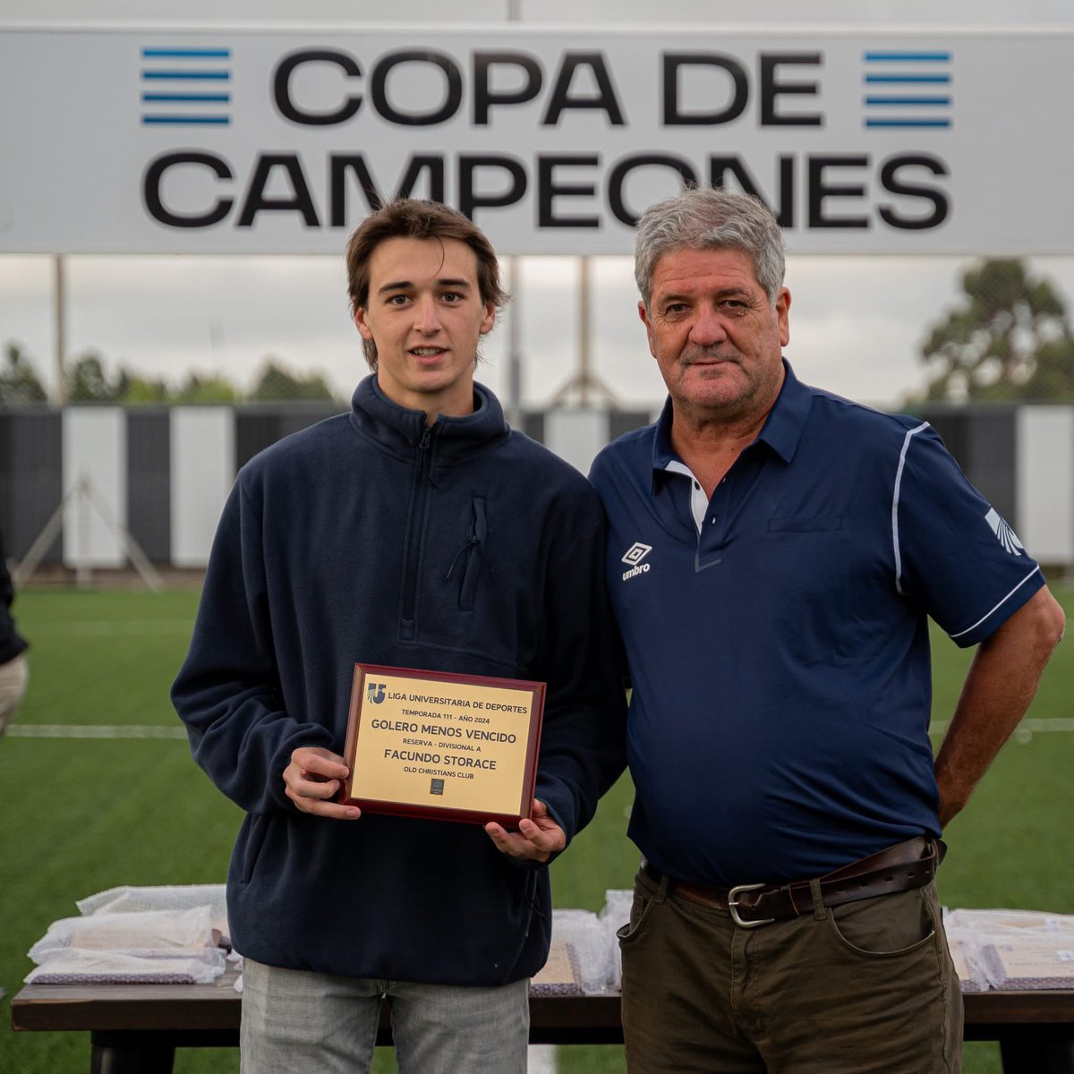 🔝 Campeón y valla menos vencida 𝗩𝗢𝗟. 𝟭 🏆 

🧤 𝐅𝐚𝐜𝐮𝐧𝐝𝐨 𝐒𝐭𝐨𝐫𝐚𝐜𝐞, arquero de la 𝗥𝗲𝘀𝗲𝗿𝘃𝗮, fue el golero menos vencido  en la Divisional A de la categoría. 

☘️ ¡Felicitaciones, Faca! 👏🏻