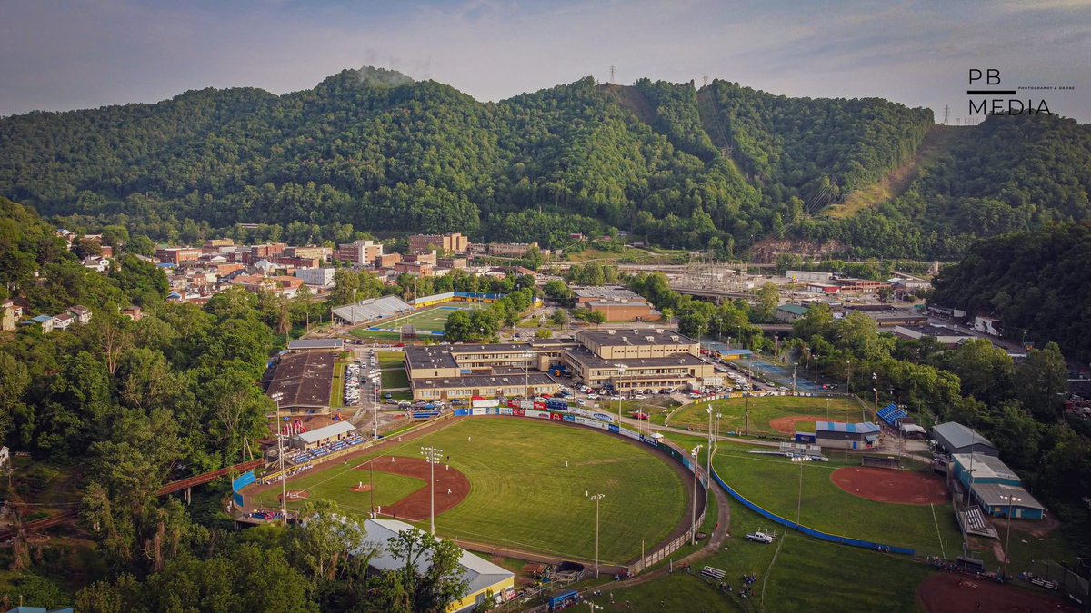 HS Baseball Fields Of America! (@hsbaseballfield) on Twitter photo Logan High School (Logan, West Virginia) #GoWildcats <a href="/LHSCatsbsebll/">Logan High School Wildcats baseball</a> @PBRWestVirginia <a href="/wildcats_logan/">Logan Lady Wildcats</a> @MetroNewsPrep <a href="/WVSportsNews1/">WV Sports News</a> <a href="/DDSportsNetwork/">D&D Sports Network</a> <a href="/rusman1981/">Rusty Udy</a> #HsBaseballFields Logan High School (Logan, West Virginia) #GoWildcats <a href="/LHSCatsbsebll/">Logan High School Wildcats baseball</a> @PBRWestVirginia <a href="/wildcats_logan/">Logan Lady Wildcats</a> @MetroNewsPrep <a href="/WVSportsNews1/">WV Sports News</a> <a href="/DDSportsNetwork/">D&D Sports Network</a> <a href="/rusman1981/">Rusty Udy</a> #HsBaseballFields