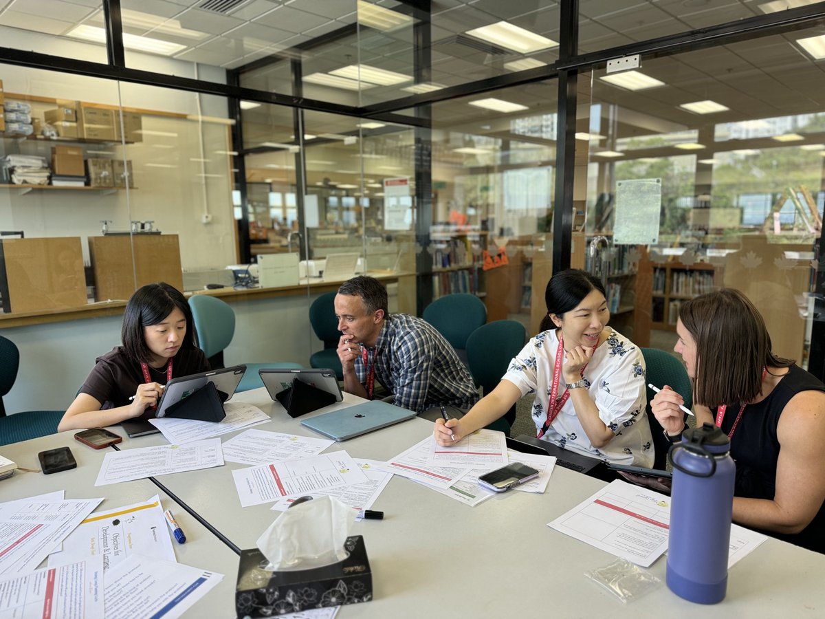 Mrs_Gilchrist's tweet image. Check out the amazing bilingual KG team @cdnishk!

Young mathematicians were exploring patterns. This team embraced their bilingual ecology by seamlessly co-planning &amp;amp; co-teaching #mathworkshop across Mandarin &amp;amp; English.

I can&apos;t wait to be back in March!
#just4you #pypchat