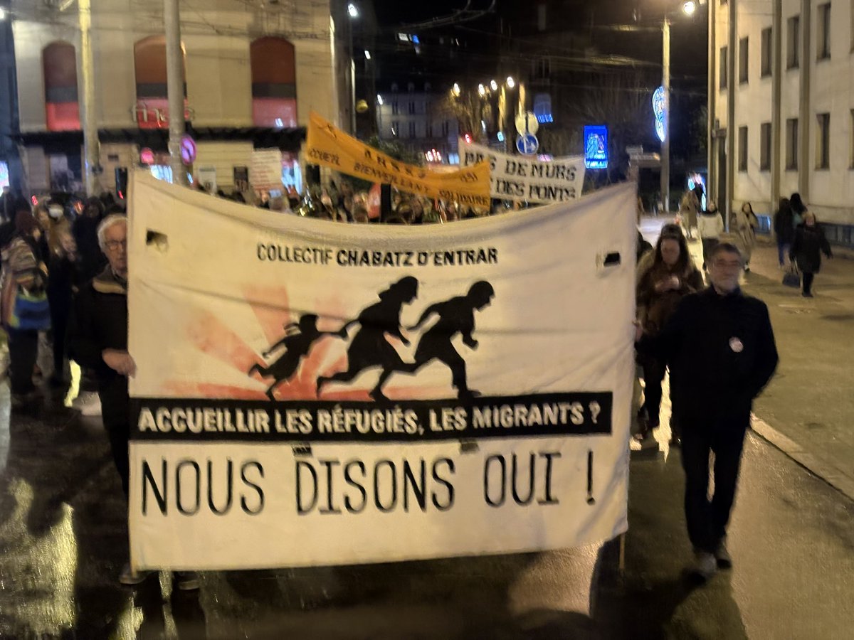 StephLajaumont's tweet photo. #Limoges. 18 décembre 2024 : journée internationale des #migrants.
Une autre politique est possible ! Liberté, égalité, fraternité ! Avec le Collectif Chabatz d'Entrar #journeeinternationaledesmigrants https://t.co/wwP1QoVfPd