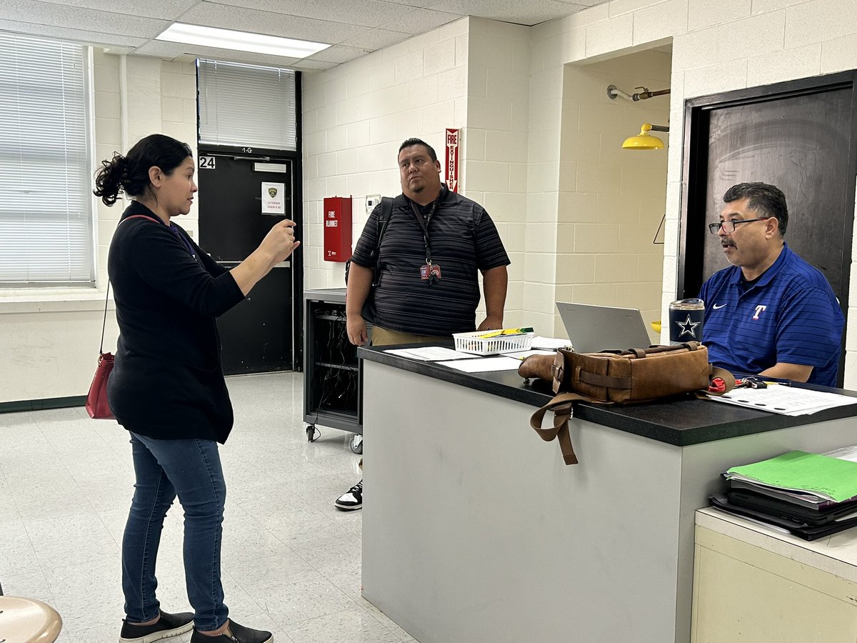 Sandra Castilleja (@scast_01) on Twitter photo MS coordinator <a href="/shsahernandez/">Sandra</a> in action with her teachers <a href="/Brentwood_STEAM/">Brentwood STEAM School of Innovation</a> !! Love the collaboration and work for the students. <a href="/DrH_OnTheEdge/">Doctor.H 🇲🇽🇺🇸</a> <a href="/teri_silva/">Teresa Silva, Ph.D.</a> MS coordinator <a href="/shsahernandez/">Sandra</a> in action with her teachers <a href="/Brentwood_STEAM/">Brentwood STEAM School of Innovation</a> !! Love the collaboration and work for the students. <a href="/DrH_OnTheEdge/">Doctor.H 🇲🇽🇺🇸</a> <a href="/teri_silva/">Teresa Silva, Ph.D.</a>