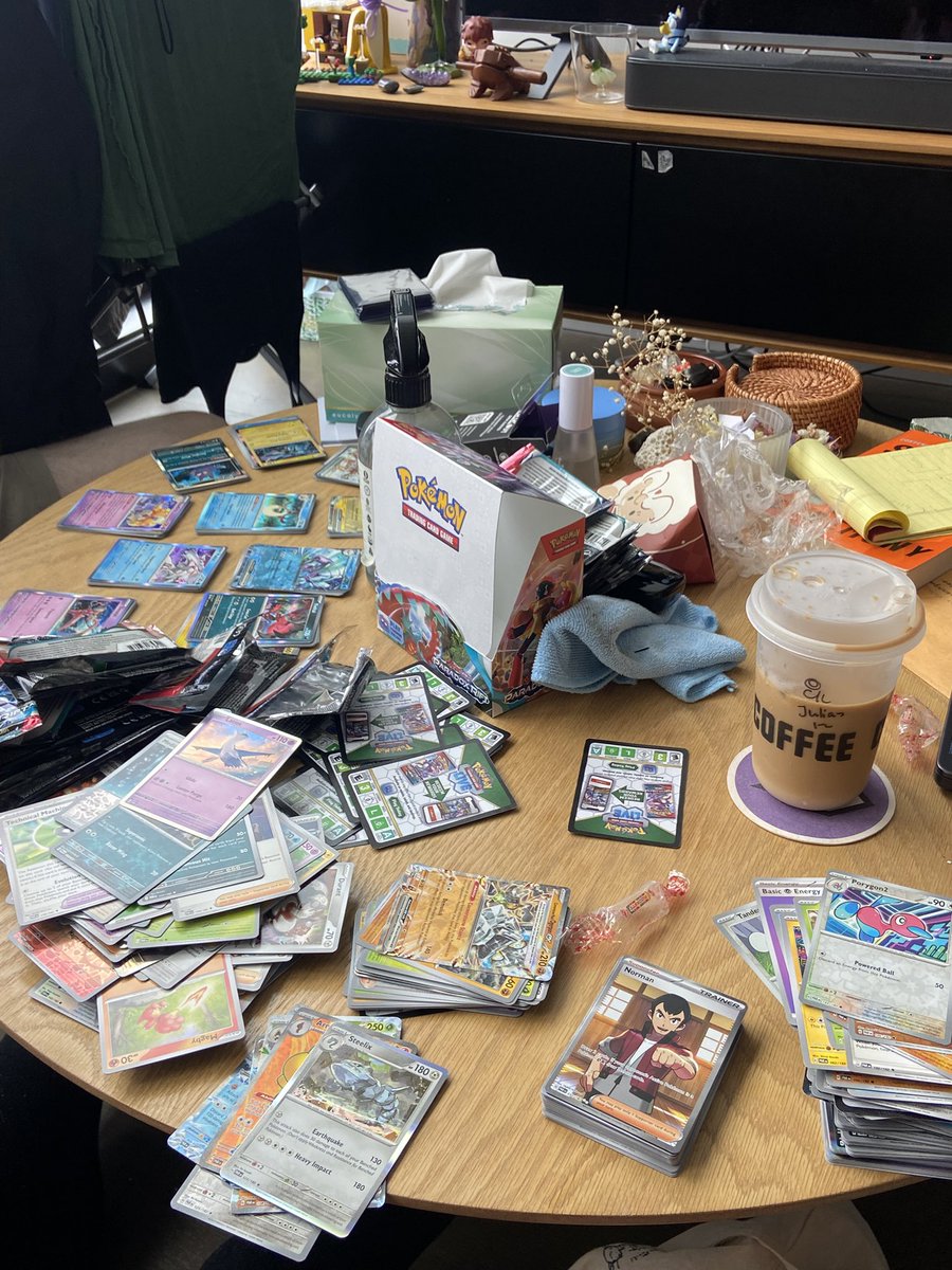 ellie 💭 tweet media