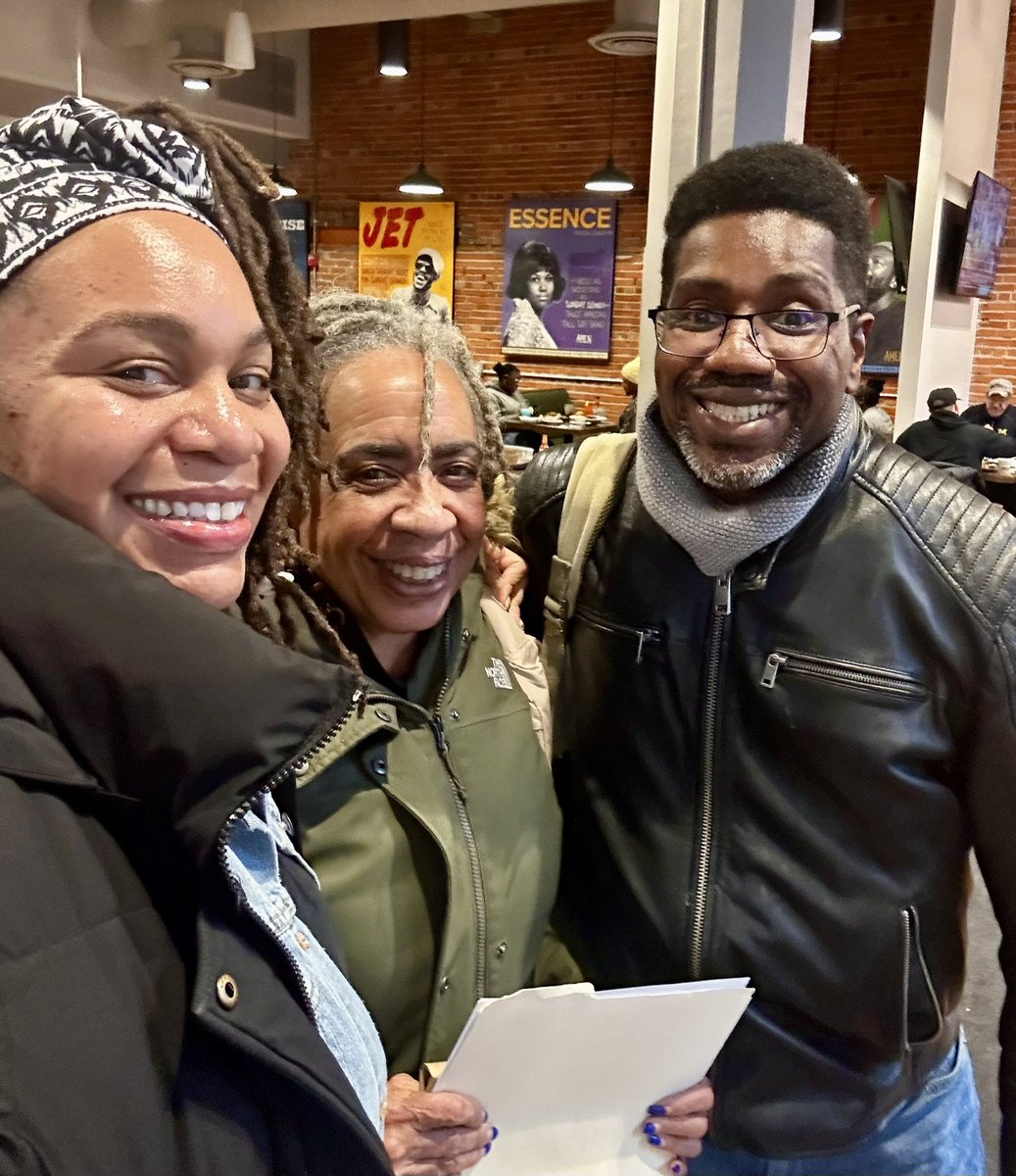 Detroit Reparations TaskForce <a href="/repairdetroit/">Detroit Reparations Task Force</a> Edythe Ford, Dr. B. Griffin &amp; Detroit GrassRoots Co <a href="/luv_ambitions/">Mrs Hellfighter ᥫ᭡ 🇺🇸 ✊🏾🏹</a> having a conversation on the economics of reparations in Detroit. The work continues!