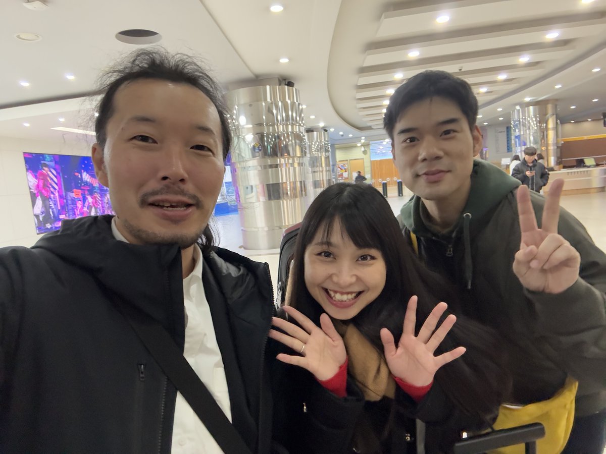 keisuke861128's tweet photo. 2024韓国編
演奏、インタビューの本編全て公開したので残りは3泊4日回してた動画を作る予定。
今年は小さなカメラにハマってたので素材が膨大で編集が終わらず…
（演奏優先なので毎年Vlogの優先度低め）

美味しかったご飯もだけど、韓国のテレビ局も見どころにしたいなと思います https://t.co/cOqTWnEvjJ