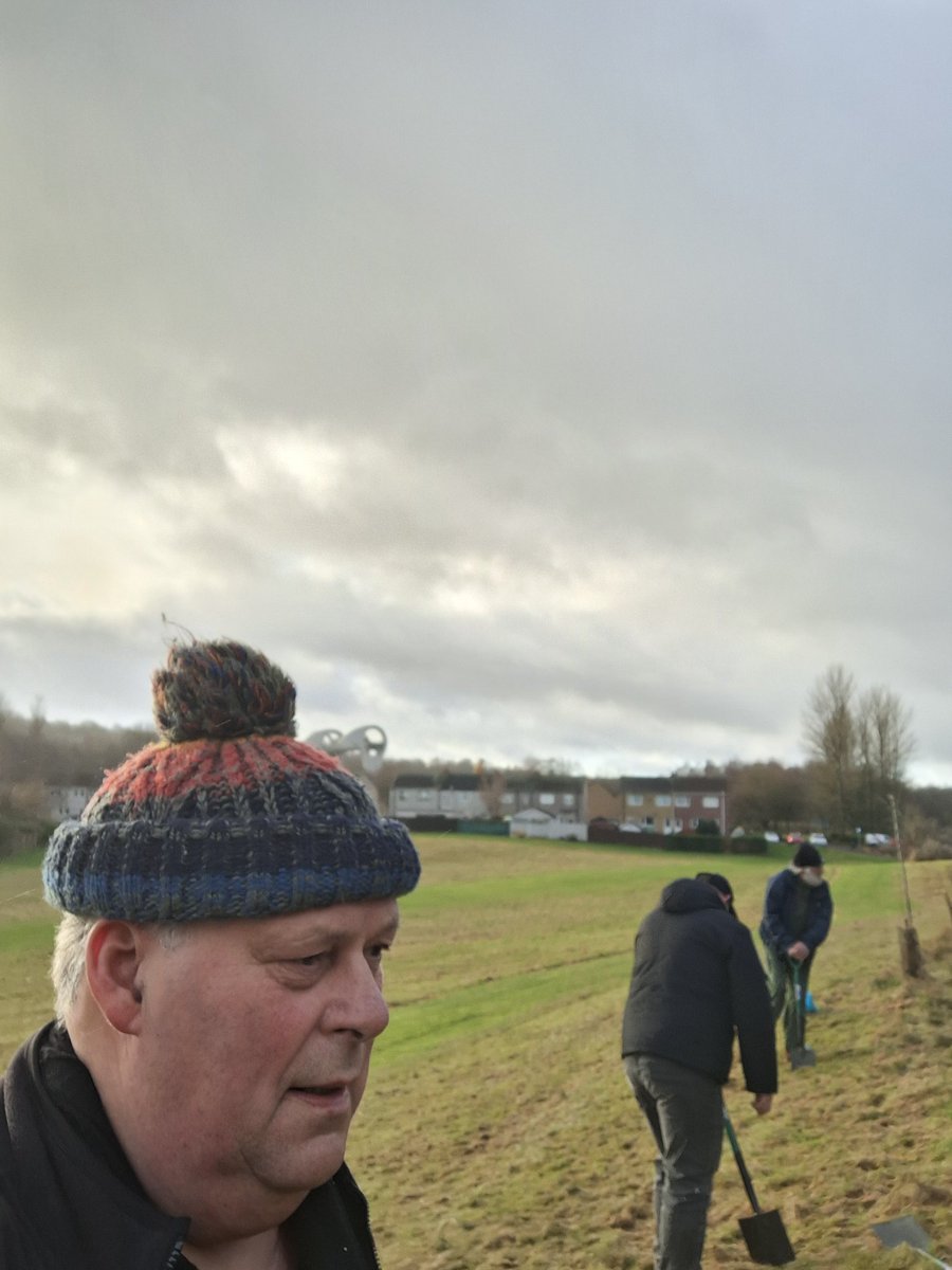 SaferstreetsYP's tweet photo. Thanks to our hard working volunteers who prepared an area of ground in the Park for fruit tree π³ planting on Thursday morning with the younger volunteers from P7 at @EasterCarmuirs @Volunteermatters #Communityclimateactionplan @FalkHSCommunity @carmuirsprimary @TNLComFundScot https://t.co/KmxHcIZ4gu