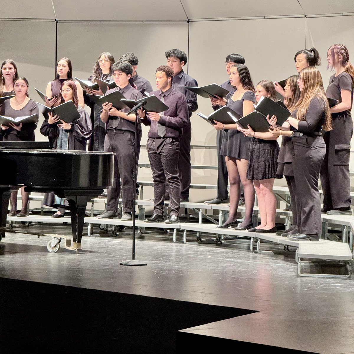 Principal_CK's tweet photo. Day 77 of #180daysofjoy for our vocal music students who presented their winter concert last night. What a treat to hear these incredible performers. #manybearsonebryan https://t.co/JMd7YEA1Gw