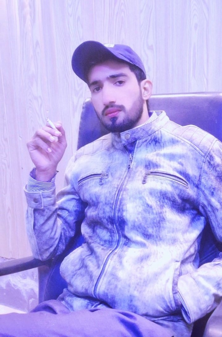 آ بیٹھ میرے پاس تھوڑی گفتگو تو کر !!!
کہ جتنا تو نے سنا ہے ہم اتنے برے نہیں🌸