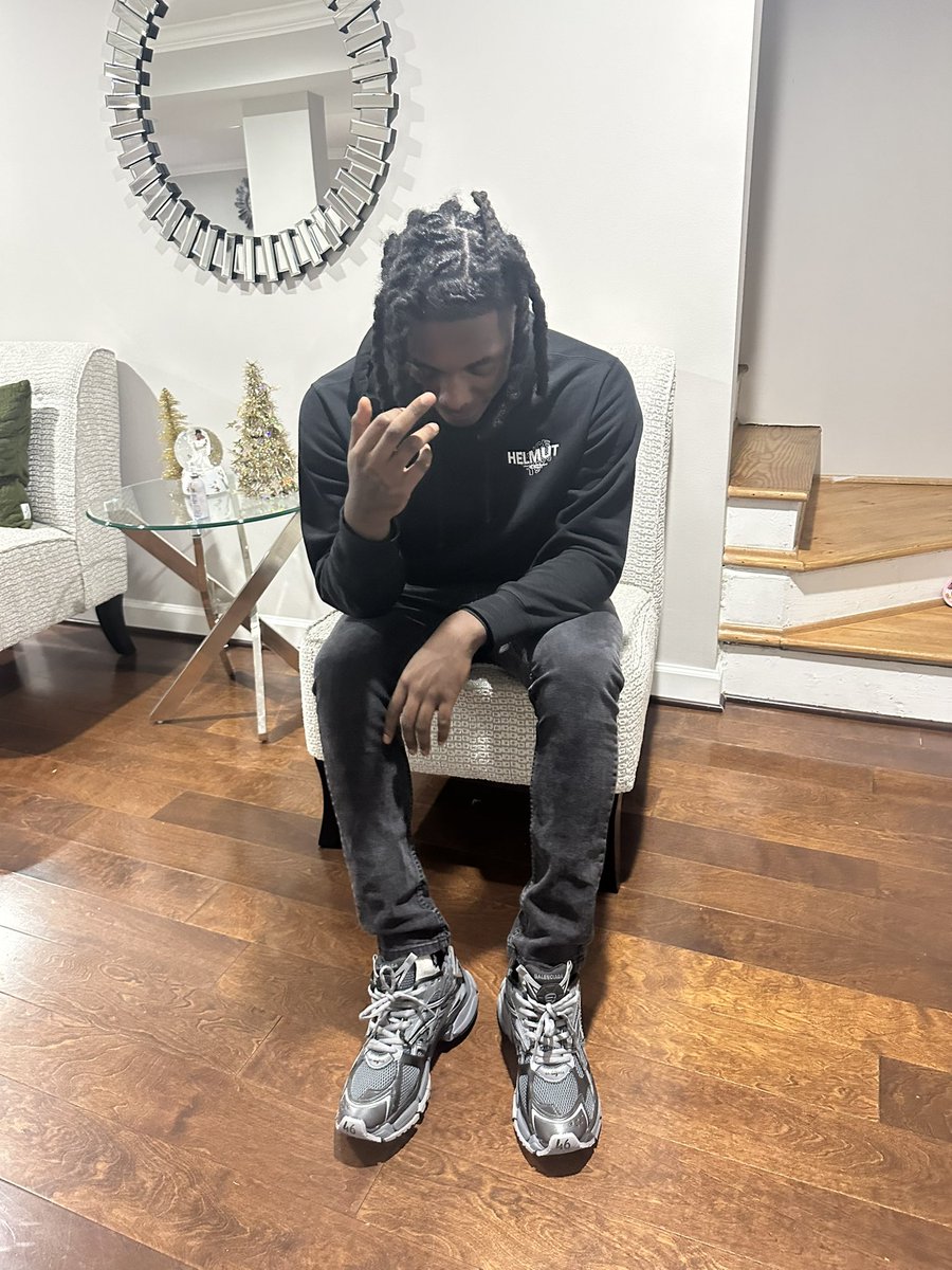 HEAVY ROTATION ♻️ tweet media