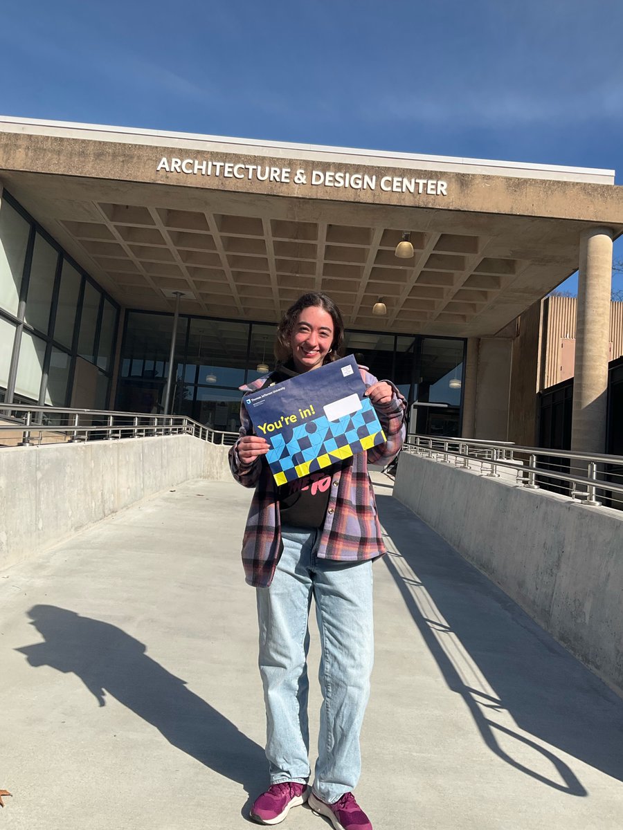 JeffAdmissions's tweet photo. Our first round of admitted student packets are on their way ๐ซ Our Rambassadors want to give you some photo inspiration & send you a huge CONGRATULATIONS #FutureRam ๐
HS seniors: Haven't applied to @JeffersonUniv yet? This is your sign to apply TODAY: https://t.co/mTkz4KIRFI https://t.co/YKDawGyb0o