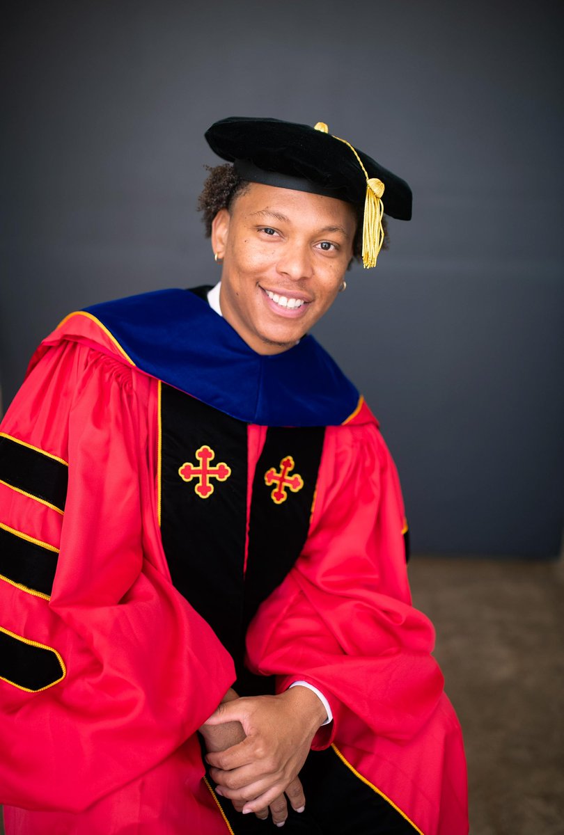 thephdpapi's tweet photo. I successfully defended my dissertation titled, “BLACK INCHES: MASCULINITY, VISUALITY, AND PERFORMANCE ON THE ‘BLATINO PORN’ ERA.” I want to say thank you to my family, friends, comrades, my dissertation committee, and the love of my life, for being with me on this ride. https://t.co/s316K60lZK