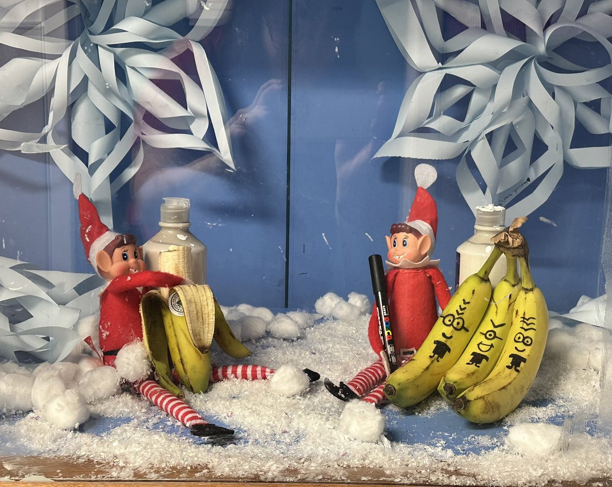 Blairgowrie HS Art (@blairgowrieart) on Twitter photo The elves are going bananas lol The elves are going bananas lol