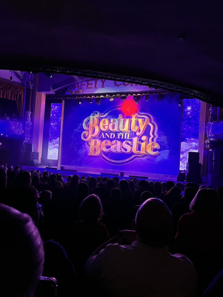 pamblo's tweet photo. Just back from Beauty and the Beastie, laughed from start to finish, it’s a must go see! Righty Tighty!!! @GlasgowPavilion #glasgowpanto https://t.co/GNurw2UVKA