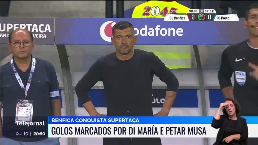 Ninguém:
Ricardo Esgaio a aquecer numa quarta à noite: