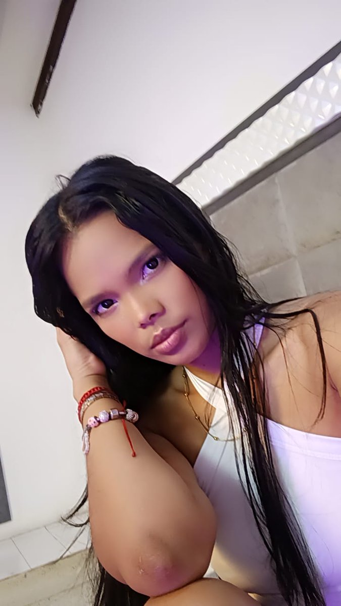 GinaPar_'s tweet photo. What´s    in your mind    when you see my eyes 😈 come to see more here: @chaturbate

https://t.co/Vzfcxh3s0D 
#chaturbate #chaturbatelive #RT #nfsw #daddysgirl #teen #petite https://t.co/ximWicLqXC