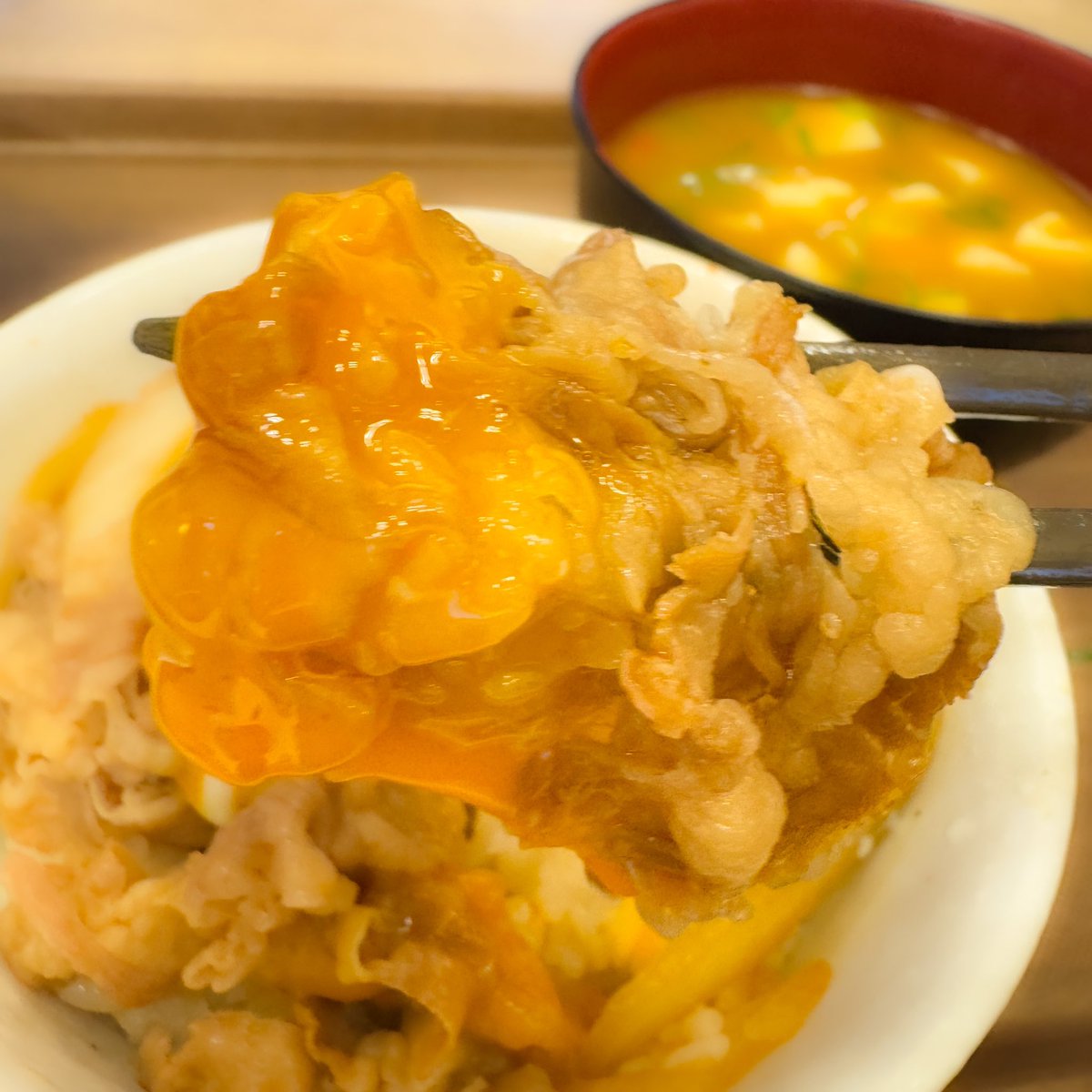 matsuya_foods's tweet photo. おはようございます☀
今日は松屋の牛めし&amp;あったか豚汁&amp;とろ〜り半熟玉子でスタートです😊
#食べればわかるさ https://t.co/EkhKFsX863