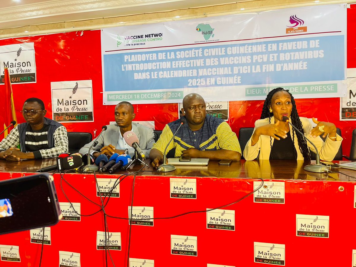 HadjaFantaSylla's tweet photo. Ce mercredi 18 décembre,une conférence de presse a été animée par le consortium FEJED-GUINEE RAJ Gui a la maison de la presse de Conakry. 
Plaidoyer de la société civile  en faveur de l'introduction effective des vaccins PCV et ROTAVIRUS dans le calendrier vaccinale en GUINEE https://t.co/XFGPogIW4G