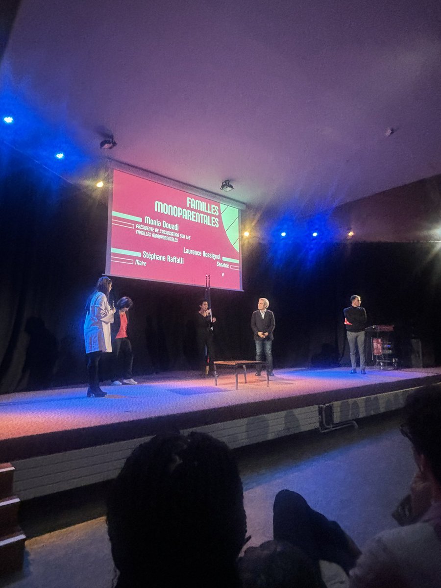 Un immense merci à <a href="/p_brun/">Philippe Brun</a> et <a href="/Nohatefrit/">Noha TEFRIT</a> pour cette belle soirée qui a mis en lumière des problématiques prégnantes pour les citoyens de France
Un grand merci aux élus présents qui ont pris le temps d’écouter les problématiques des #famillesmonoparentales
#monoparentalité