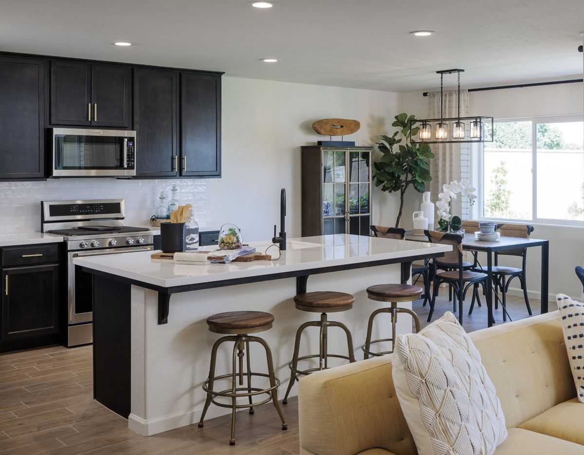 PresidioRes's tweet photo. @SJVHomes Bonterra in Hanford, California, offering energy-efficient single-story homes with Spanish, Craftsman, and Modern Farmhouse designs. Homes range from 1,342 to 1,788 square feet with 3-4 bedrooms, optional office space, and 2 baths. Call 559-410-3936 for information. https://t.co/pFmtdlKB3u