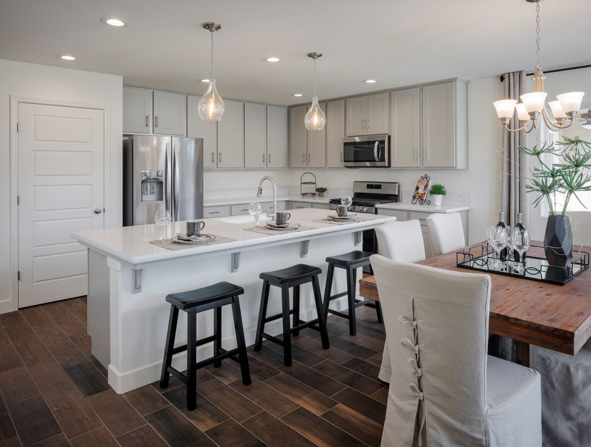 PresidioRes's tweet photo. @SJVHomes Bonterra in Hanford, California, offering energy-efficient single-story homes with Spanish, Craftsman, and Modern Farmhouse designs. Homes range from 1,342 to 1,788 square feet with 3-4 bedrooms, optional office space, and 2 baths. Call 559-410-3936 for information. https://t.co/pFmtdlKB3u
