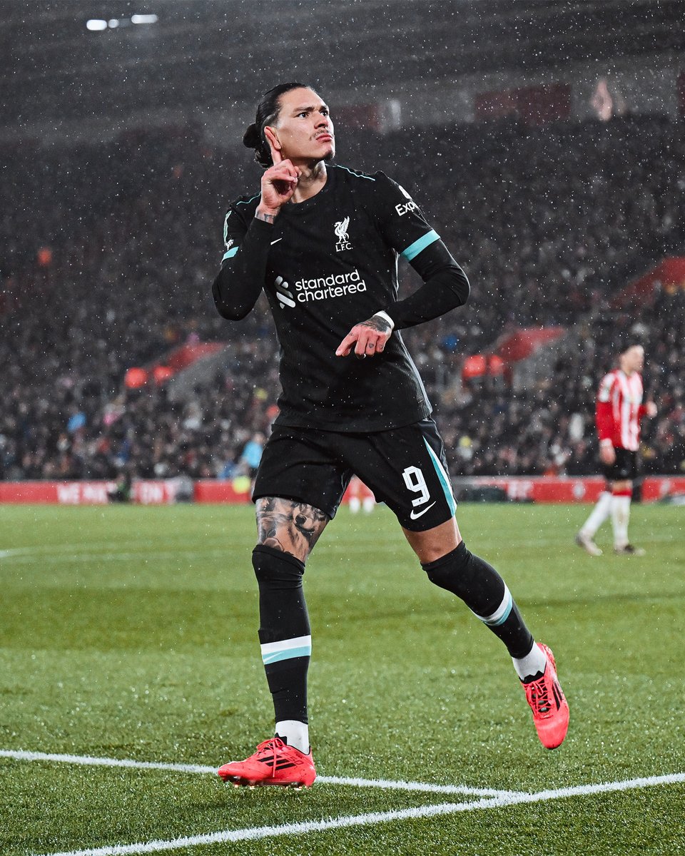 omkondre's tweet photo. Liverpool Top of Premier League, Top of Champions League, into Carabao Cup Semifinal, 3rd Round FA Cup #YNWA #CarabaoCup #SOULIV #facup3rdrounddraw #UCL #ChampionsLeague #PremierLeague #EPL #LiverpoolFC https://t.co/9AtrawfPoY