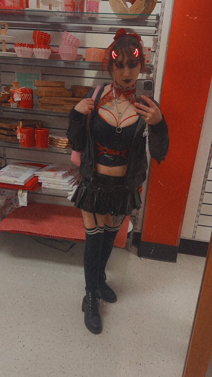 Content from cosplaytrap98