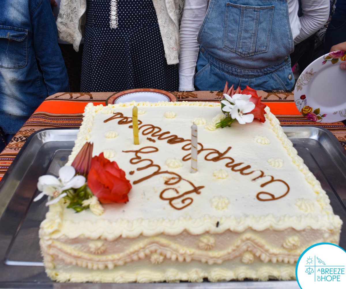At our end-of-year activity, dozens of families enjoyed an unforgettable afternoon filled with games, learning about rights and values, and moments to dream together about the year ahead. 📷 Take a look at how we celebrated this special day in these photos. 
#ABreezeofHope