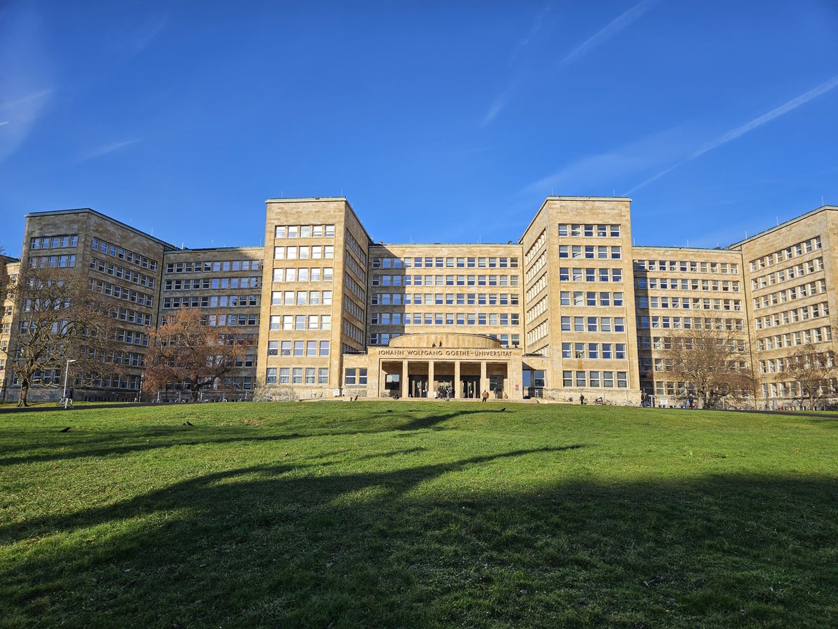 rosa__meyer's tweet photo. I've got some great news just before the end of the year. Today I successfully defended my doctoral thesis at Goethe University #Frankfurt 🎓👩‍🎓It's been a journey, and I'd like to thank everyone who has travelled it with me #playgroundethnography https://t.co/cC0IZFE3pz