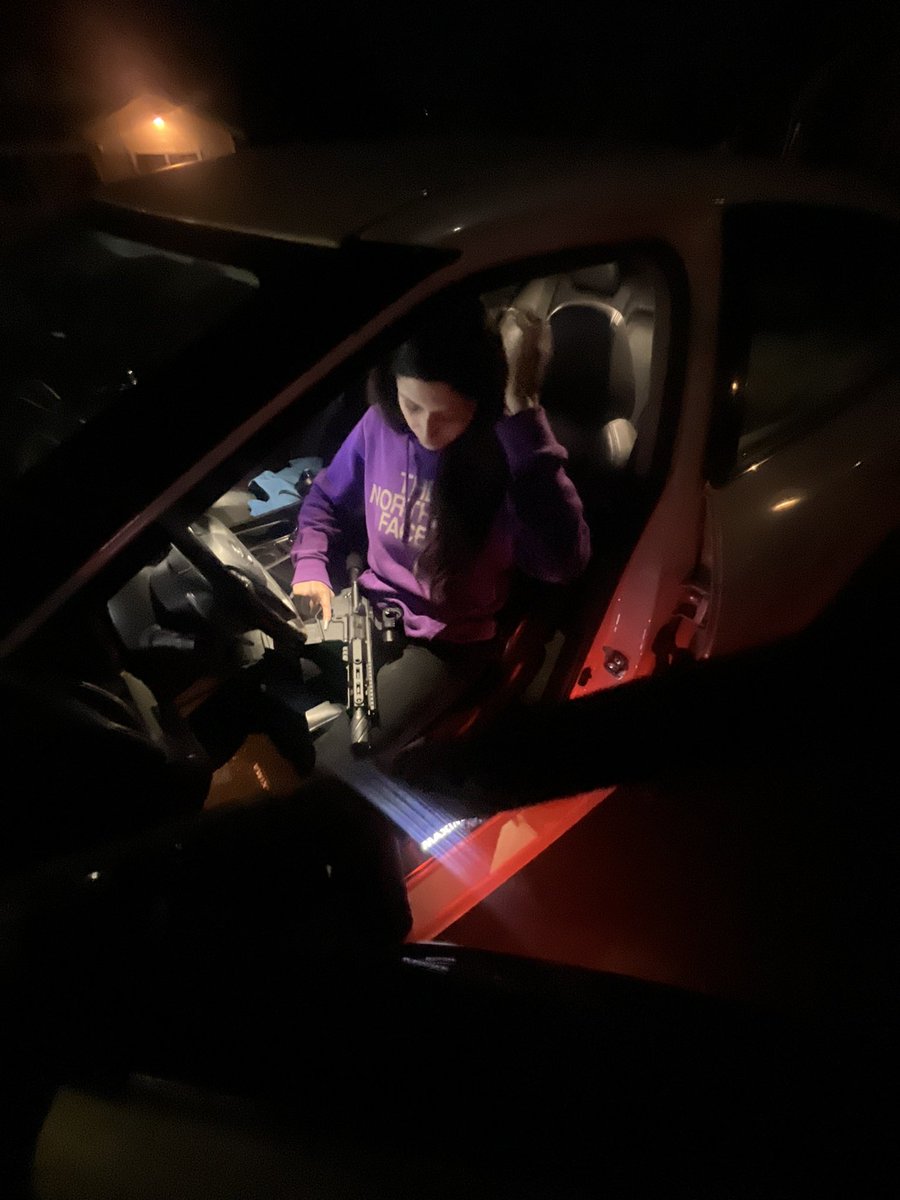 laanifrmdaO's tweet image. Gimme a kiss