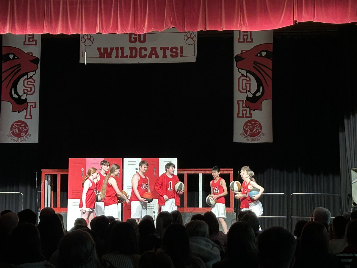 Congrats on opening night <a href="/MissJShipley/">MissJShipley</a> so wonderful to see our <a href="/Main_MACS/">Mountain Ash Comprehensive School</a> cast loving being on stage  #HSMjr