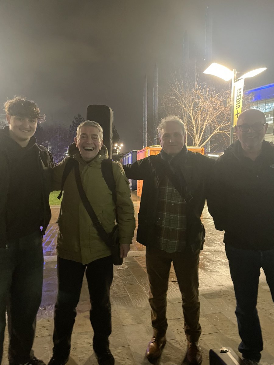 MattA1855's tweet photo. Ambushing @michaelheadtreb and @JohnHead1967 Lol
Thank you for the picture and autograph https://t.co/Jd7TIosItU