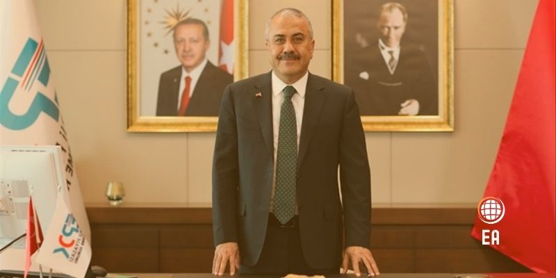 ✒️ EPDK Başkanı Yılmaz: “Enerji Sektörü 2025’te Büyük Yatırımlara Sahne Olacak”

📜EPDK Başkanı Mustafa Yılmaz, bir grup gazeteciye enerji sektöründeki son gelişmelere yönelik değerlendirmelerde bulundu.

🔹Elektrikli araç şarj altyapısı, 169 lisanslı şirketle genişlemeye devam