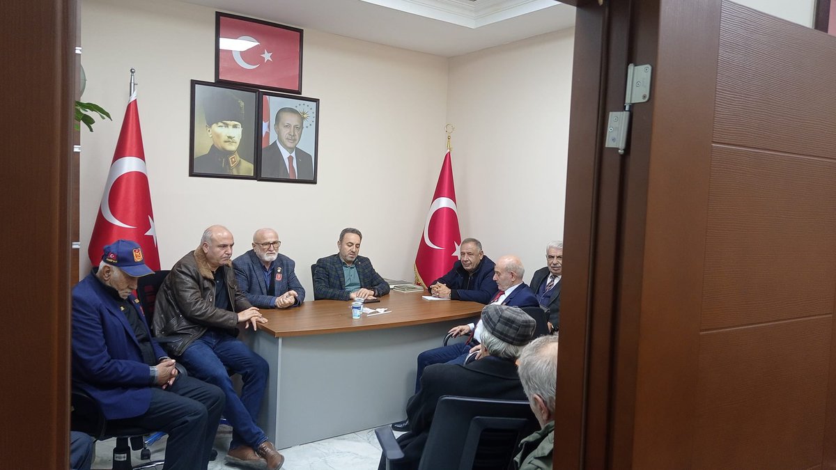 abdurrahman_ada's tweet photo. Esenyurt Gaziler Dernek Başkanı abimiz İsmail Kalaycıoğlu na taziye ziyareti inde bulunup acısını paylaştık. Merhum abimize rahmet Kalaycıoğlu ailesine sabırlar dileriz. #taziye #dua #vefat #ismailkalaycıoğlu #gaziler #gazilerderneği #abdurrahmanada #kardef #eskardef #esenyurt https://t.co/Lh2DZGC3HU