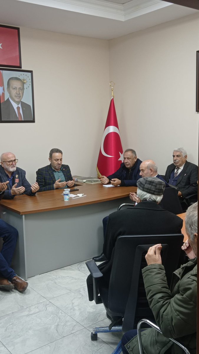 abdurrahman_ada's tweet photo. Esenyurt Gaziler Dernek Başkanı abimiz İsmail Kalaycıoğlu na taziye ziyareti inde bulunup acısını paylaştık. Merhum abimize rahmet Kalaycıoğlu ailesine sabırlar dileriz. #taziye #dua #vefat #ismailkalaycıoğlu #gaziler #gazilerderneği #abdurrahmanada #kardef #eskardef #esenyurt https://t.co/Lh2DZGC3HU