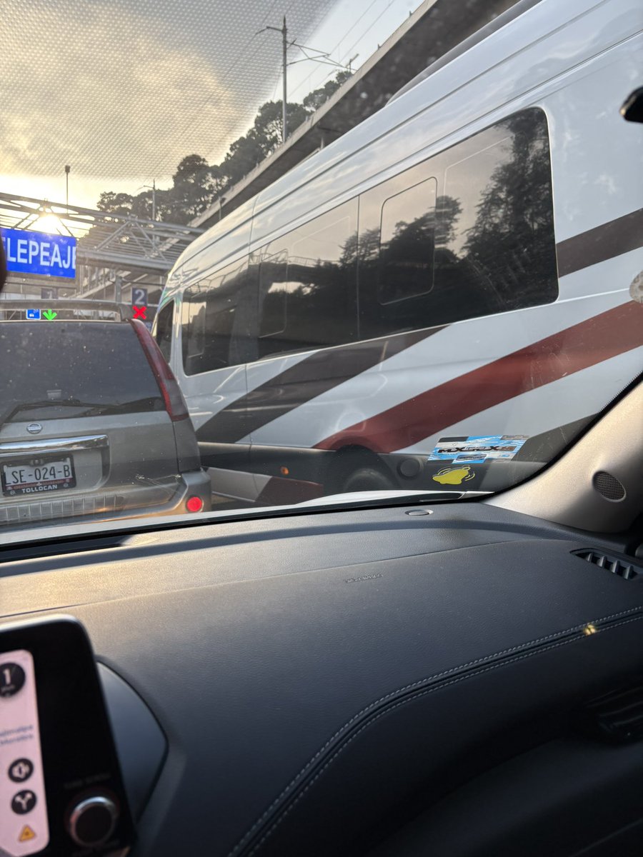 pitestrada's tweet photo. @tmtcaminante que buen servicio de sus choferes son unos puercos para manejar https://t.co/NtUrDjYHc0
