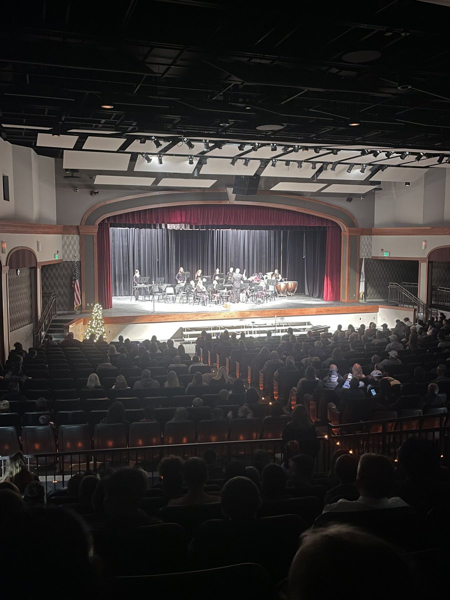 Our Lancers performed beautifully at tonight’s holiday concert. Great job to Mr. Hirsch, Ms. Estep, and all of our talented musicians!! #OneElba