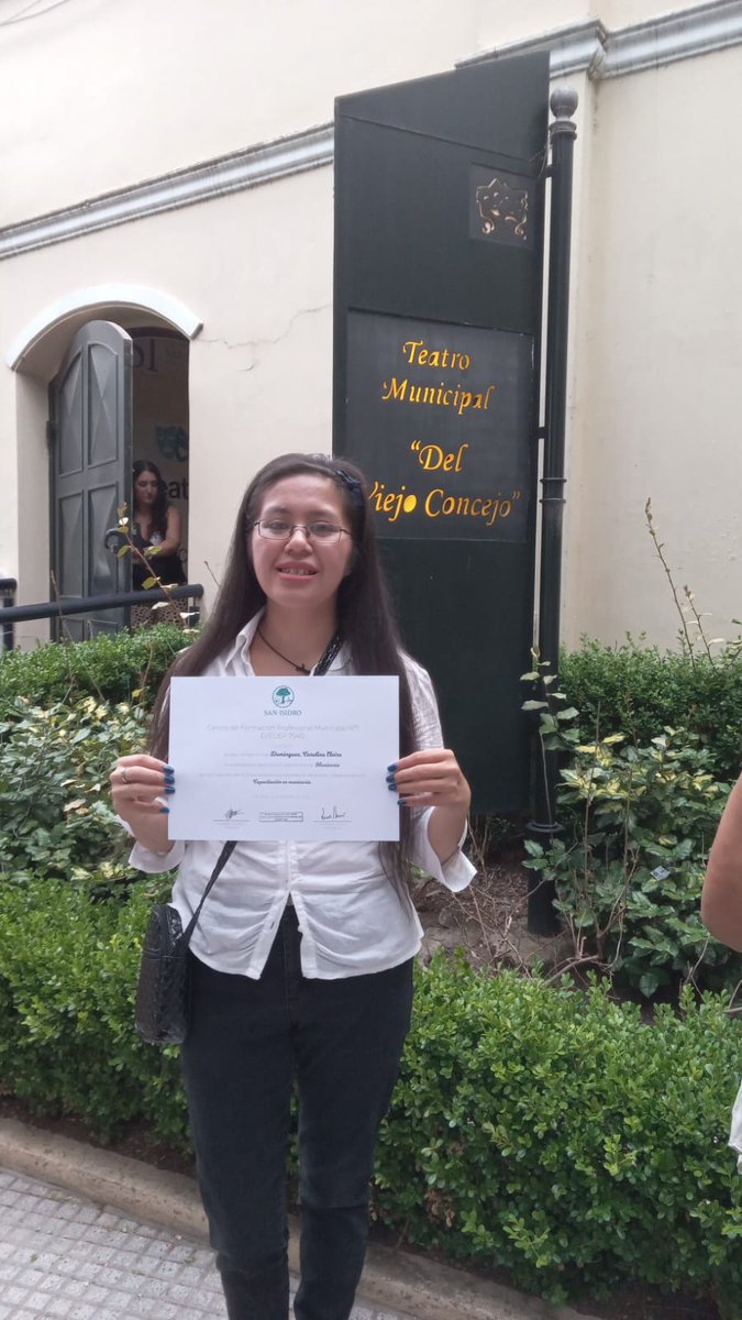 Elvira_Rinaldi_'s tweet photo. Aprender é poder superarse
E si, non baixo os meus brazos pero cheguei ata o final
#EntregaDeDiplomas #Manicuria https://t.co/J8MmRcIqTC