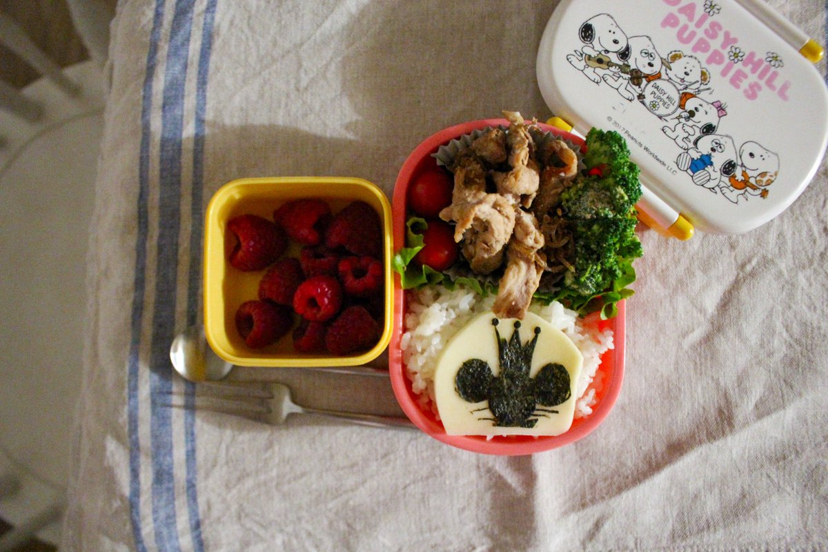 megontheridge's tweet photo. My daughter's #lunch #today. #お弁当 #お弁当記録 #lunchbox #lunchtime #Foodie #お弁当作り楽しもう部 #今日のご飯 #Food #Twitter料理部 #娘弁当 #bento #cute #picoftheday #アメリカ生活 #デコ弁 #eating #photography #忘備録 #mouseking #TheNutcracker https://t.co/QruoWv2gVi