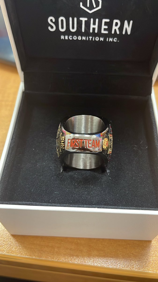 Nikita Warren tweet media