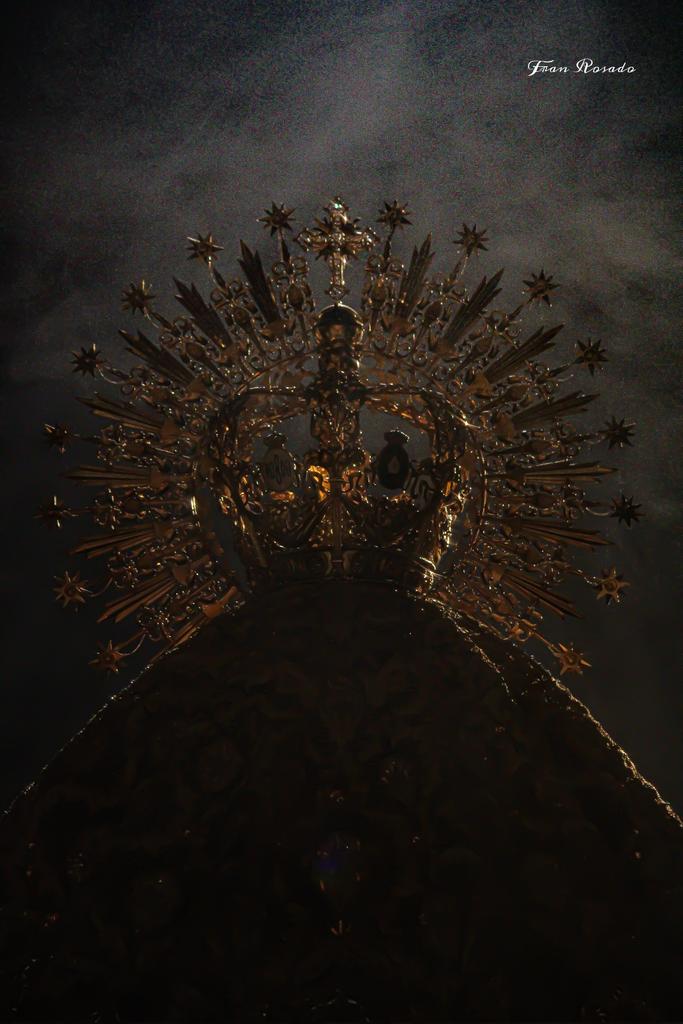 Acabo este mes de diciembre que nunca olvidaremos en nuestras vidas.
Siempre conducidos hacia Ella.