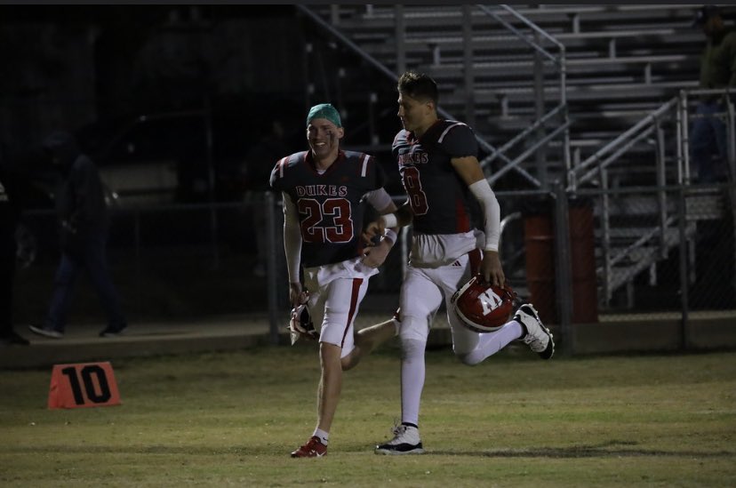 _carterburnett_'s tweet photo. Awards
AVCTL Div 2nd team all league 
KFBCA 1st team all state Wr
Sports in Kansas 1st team all state Wr
Sports in Kansas Top 100 senior 4-6a Wr
Wichita Eagle 4a 1st team Wr
5 school records broke https://t.co/pZblLHacnz