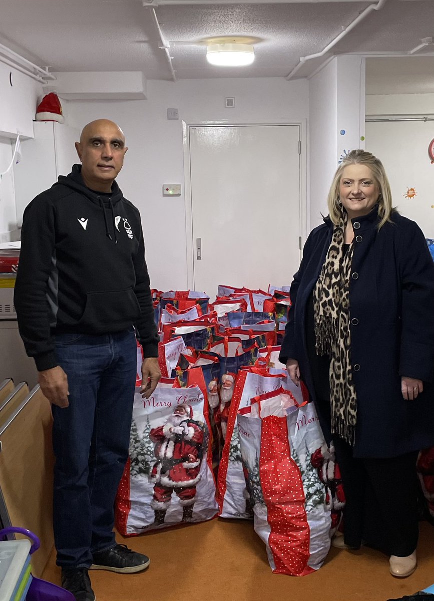 An incredible amount of food parcels and toys were kindly gifted by <a href="/GuruMission/">Guru Nanak's Mission Nottingham</a> today for those families that are struggling! <a href="/BalBansal/">Bal Bansal</a> we can’t thank you &amp; your team enough for the incredible support you’ve shown once again, you’re all incredible 🌟 #helpingcommunities